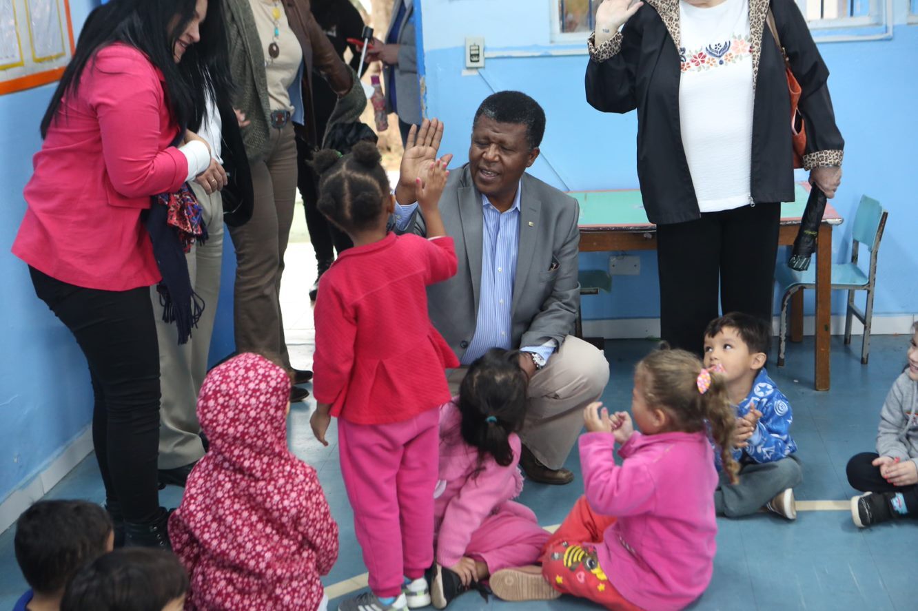 Dr Dereje with children