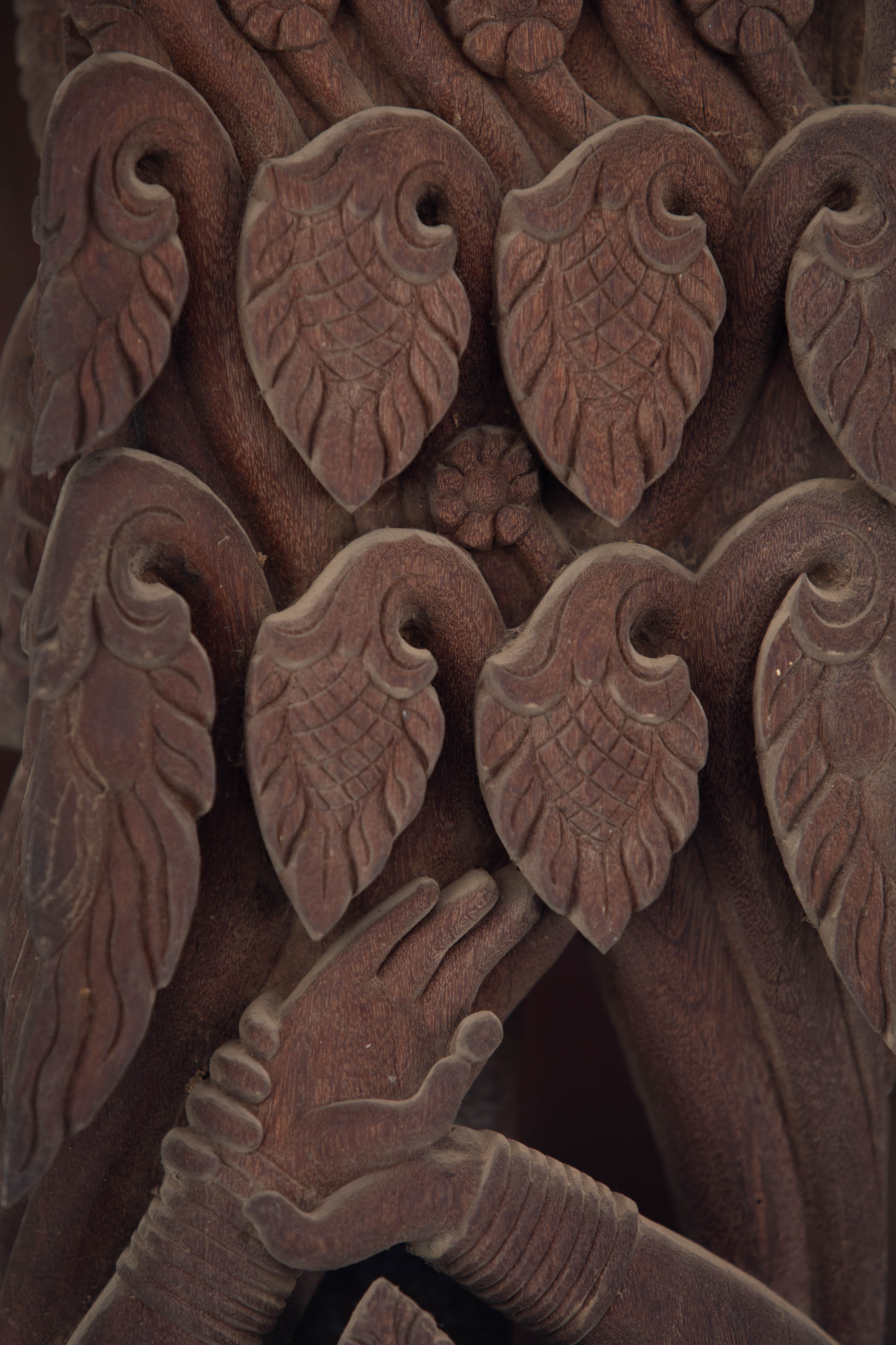 Australian galley returns stolen strut to Nepal