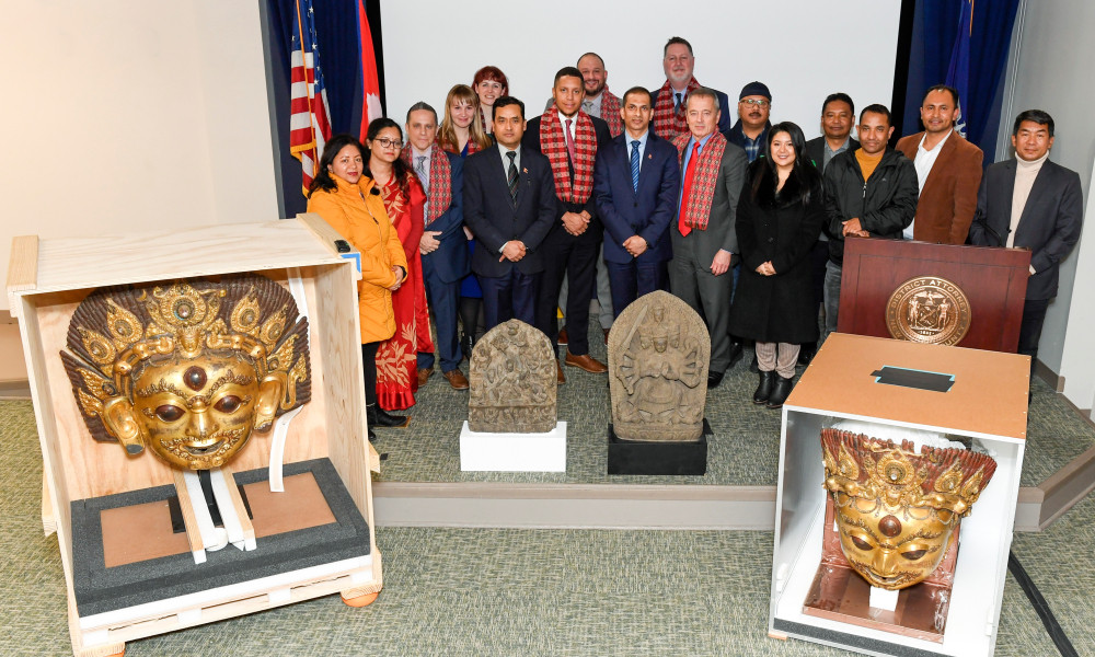 stolen statues 2