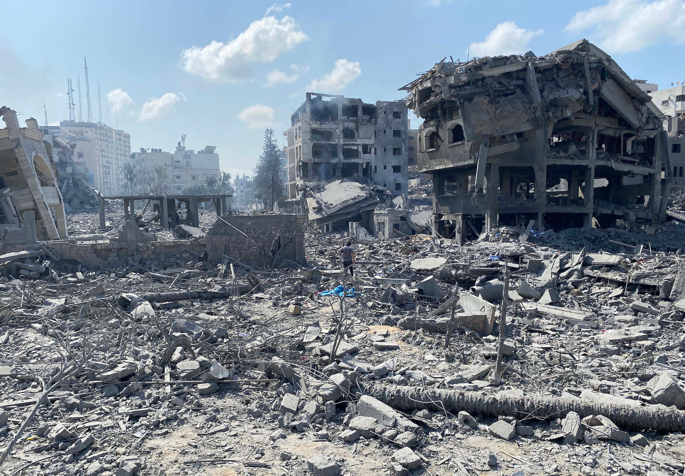Damage after an Israeli airstrike on Gaza City on October 2023 NT 2