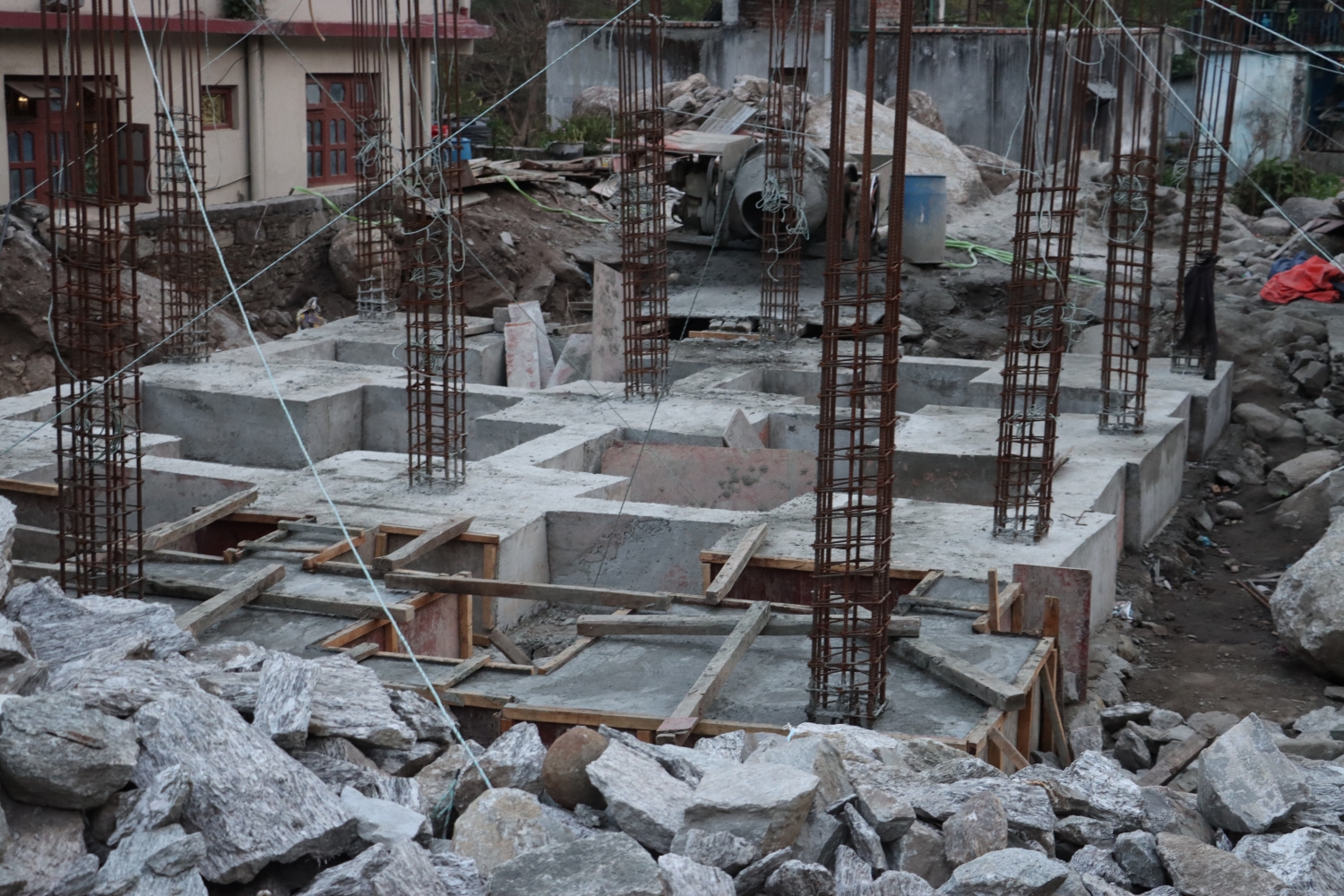 Climate magnifies earthquake risk in Nepal village NT