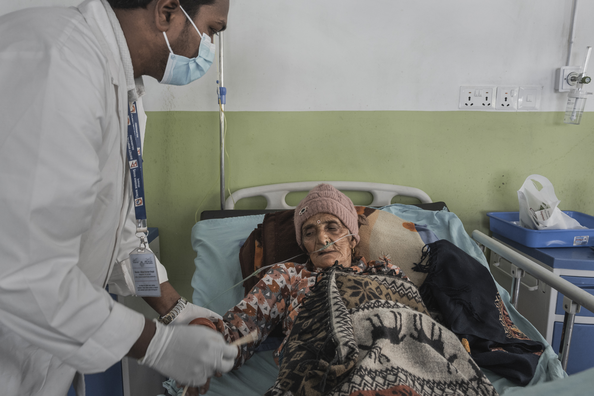 Mosquitos ascend to the base of Mt Everest NT