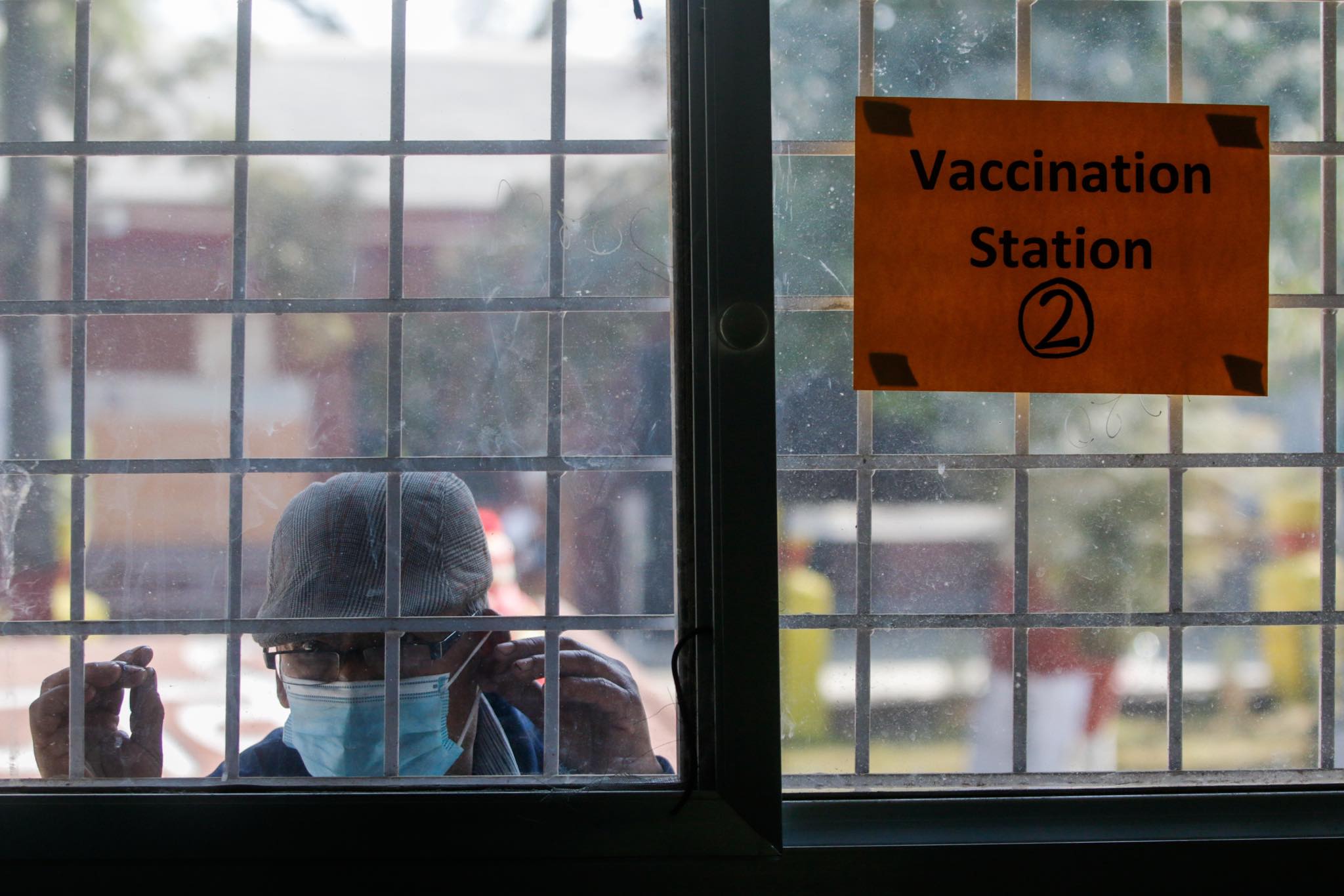 health workers receive covid vaccine