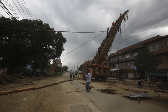 Dismantling Rato Machhindranath chariot