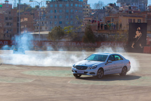 The Syakar Safety Riding Training Center erupted in applause when F1 superstar Mika Häkkinen displayed his championship-winning driving skills.