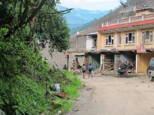 Coming up the road from Lamosangu, this scene is typical of the generally unkempt roadsides along Nepal’s highways
