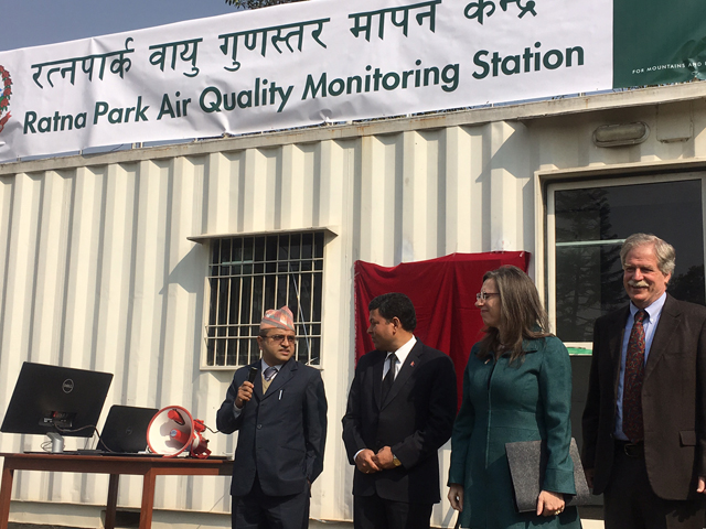 The Ministry of Environment rolled out its air quality monitoring station at Ratna Park on Tuesday with US Ambassador Alaina Teplitz and ICIMOD director David Molden. 