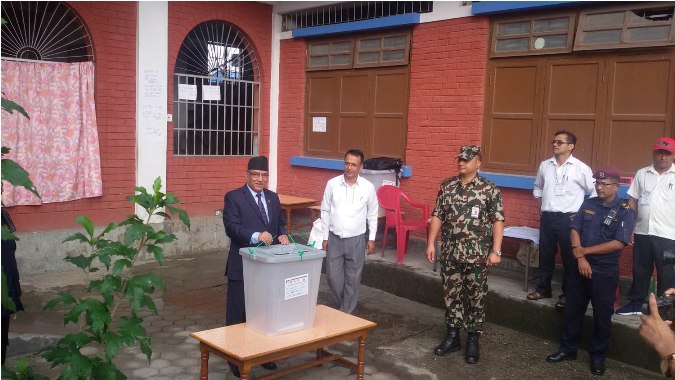 Prime Minister Pushpa Kamal Dahal casts his vote. Pic: RSS