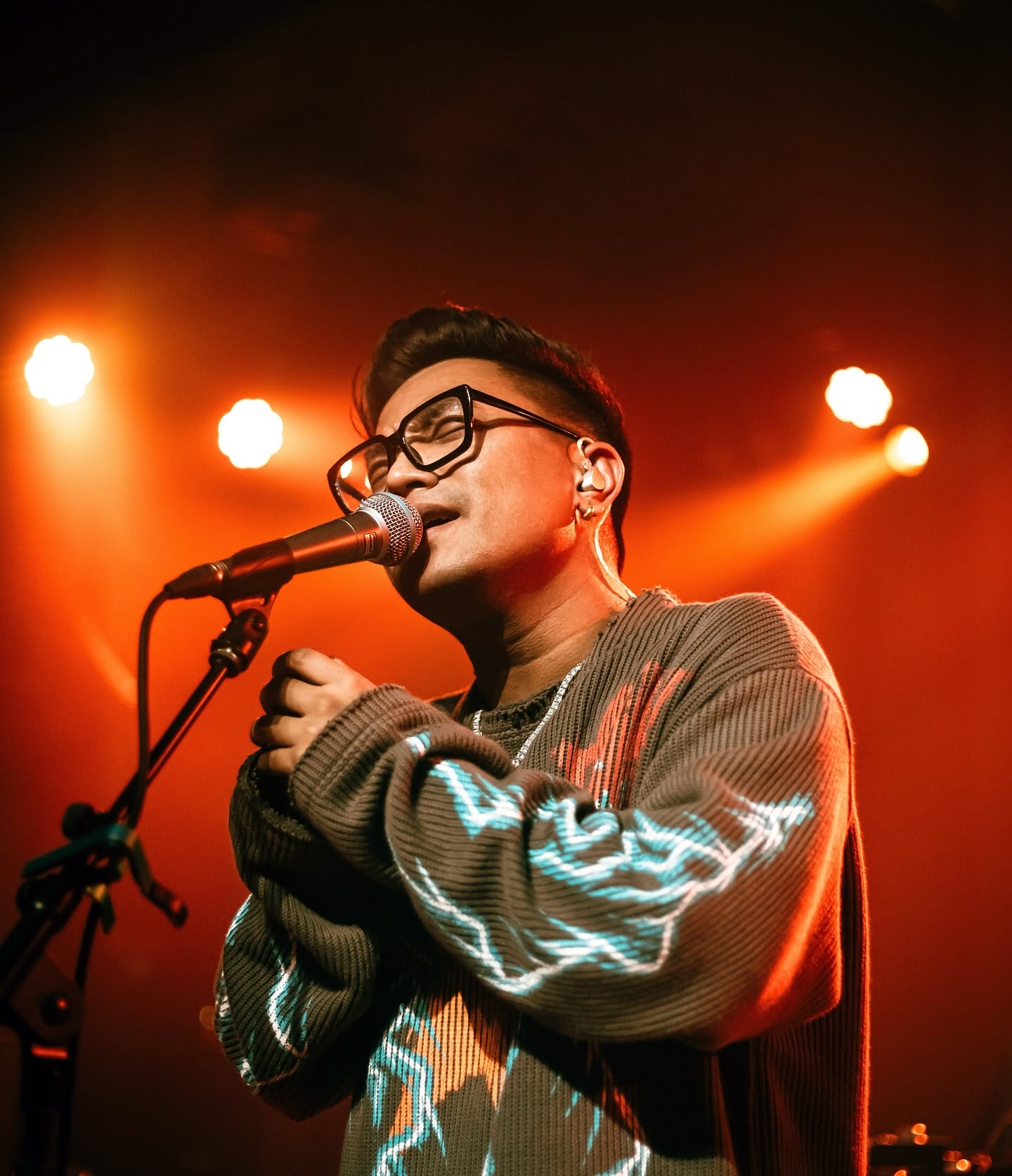 Apurva tamang live