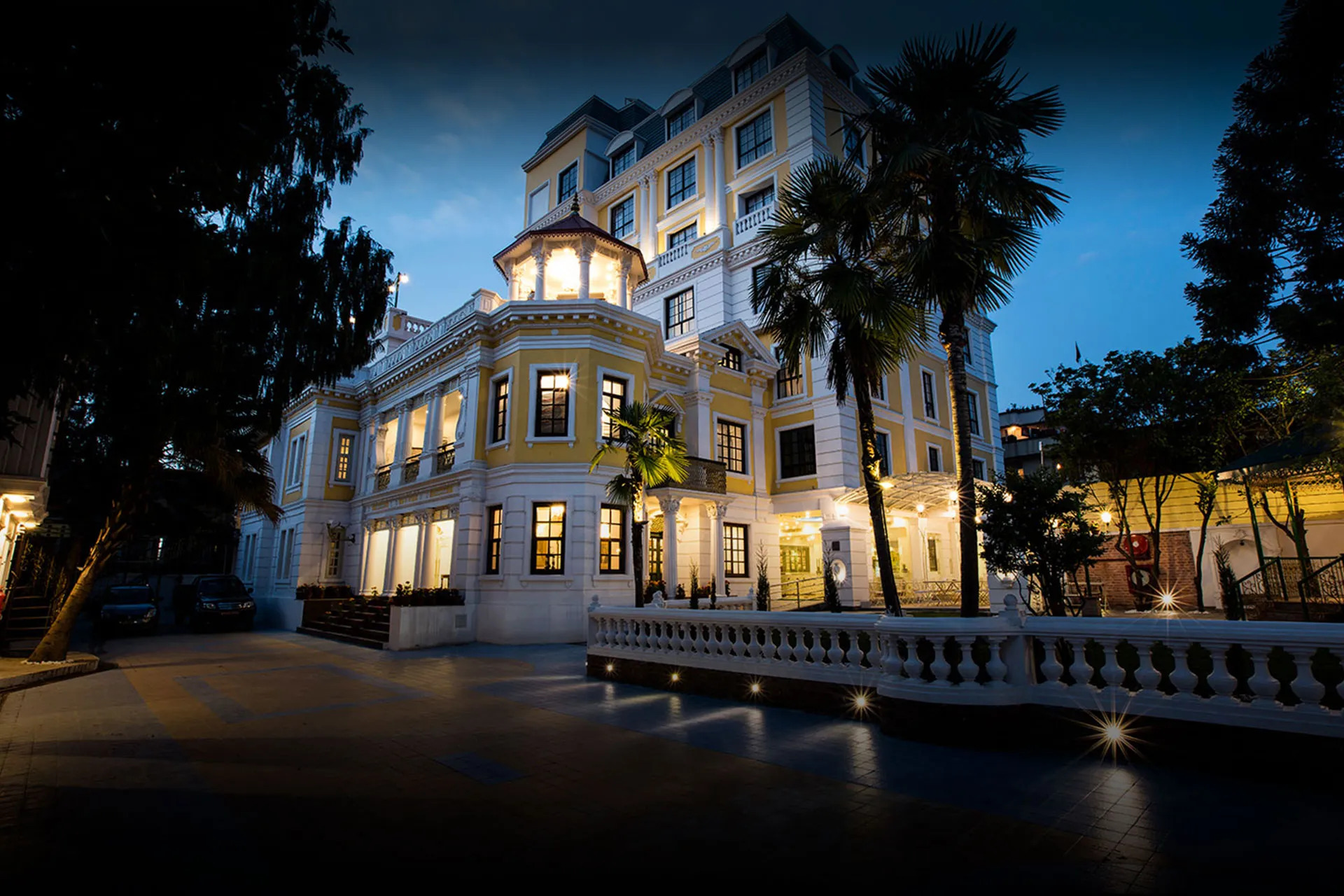 Maya manor