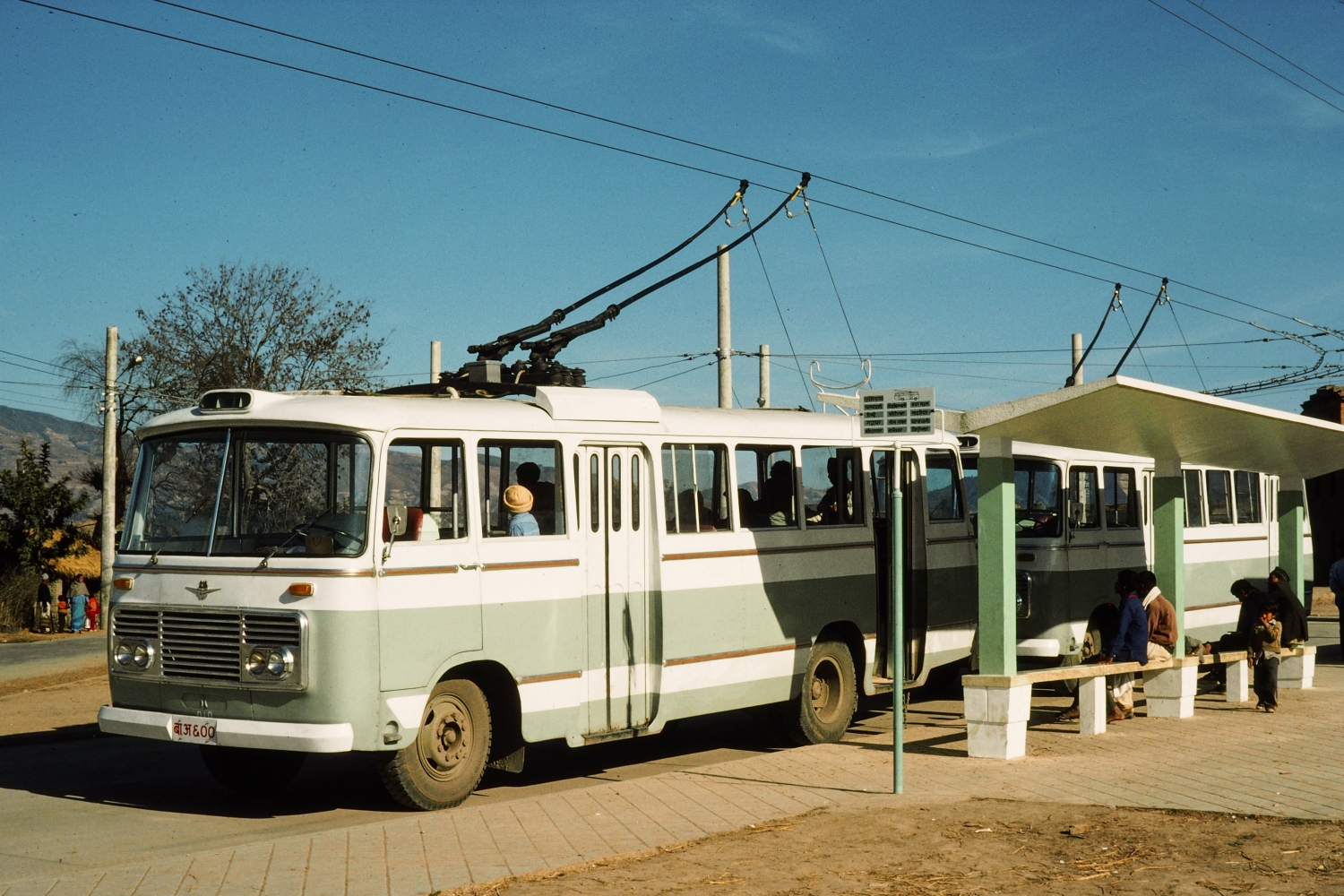Trolley bus 2